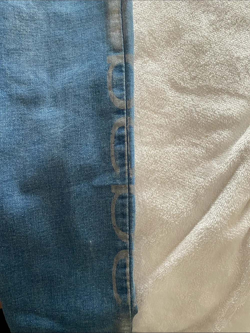 BEBÉ  Skinny Jeans in Faded Blue Stretch. Size 29